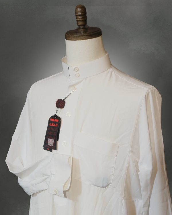 Daffah White Thobe (Display Item)