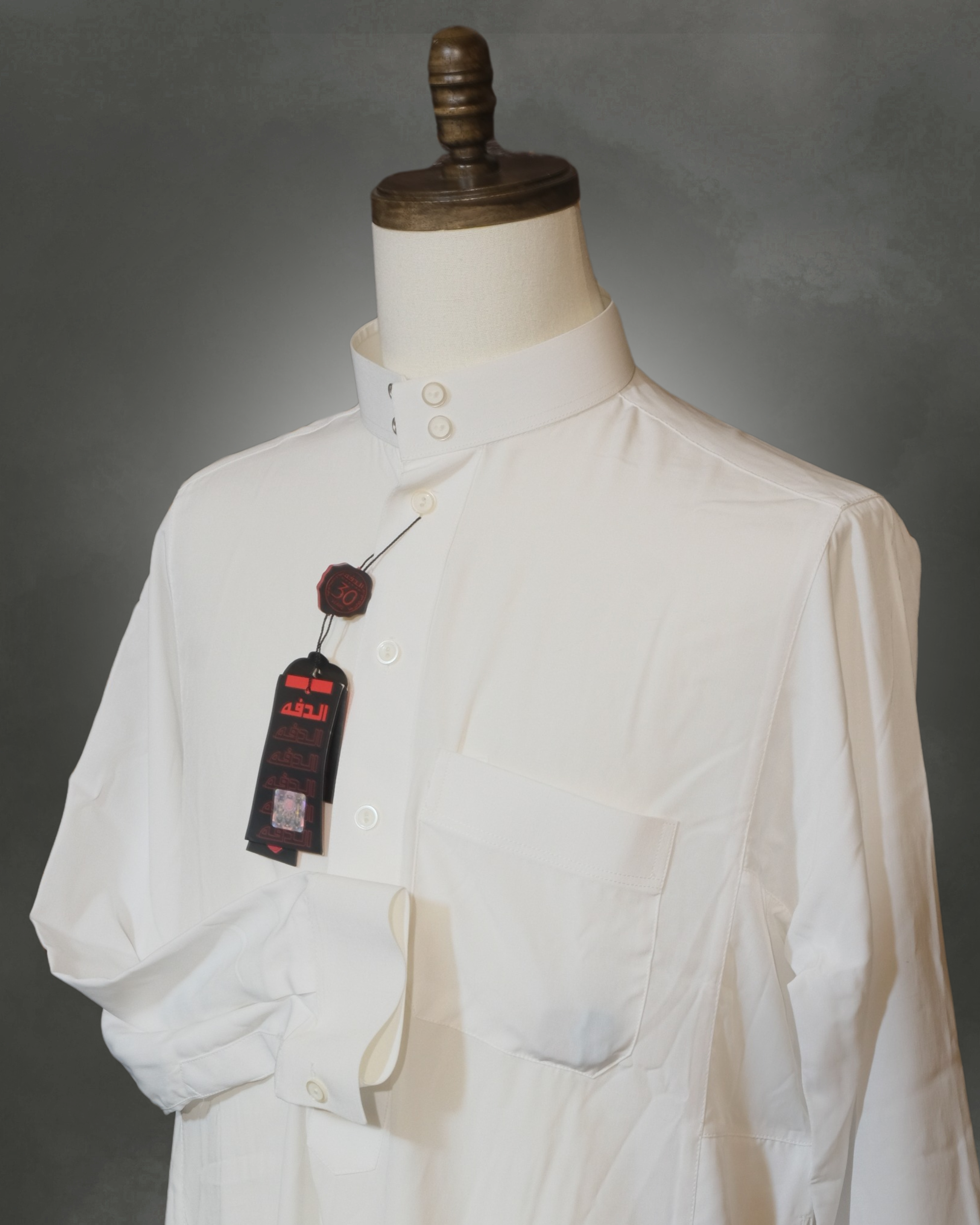 Daffah White Thobe (Display Item)